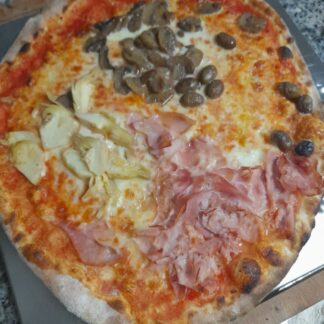 Pizza quattro stagioni Pizza Pazza